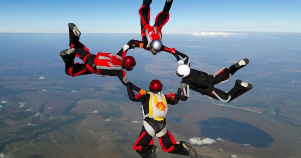 Tapk parašiutininku – mokykis šuolių Pociūnuose!