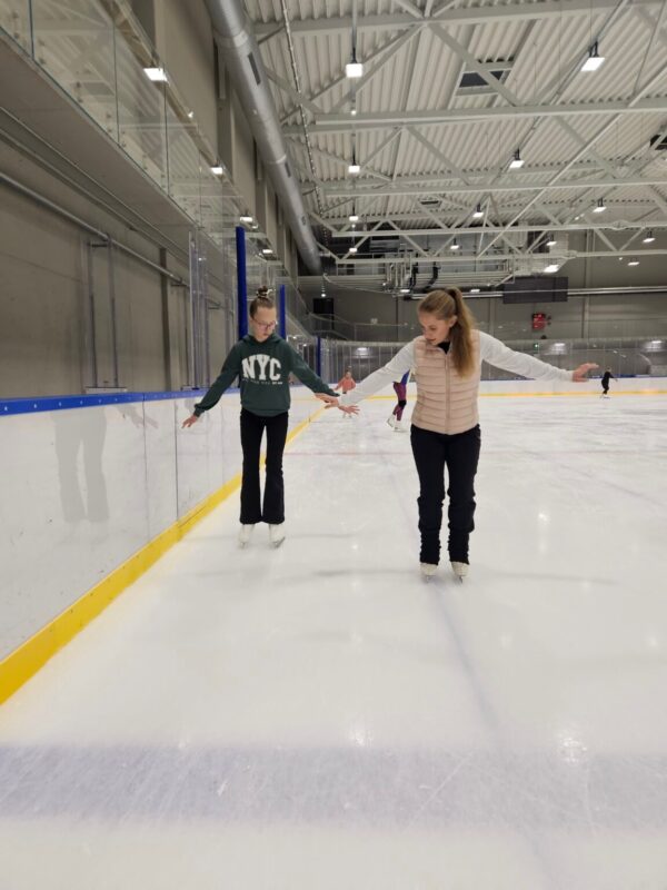 Čiuožimo treniruotės Kaune – atrask ledo magiją!