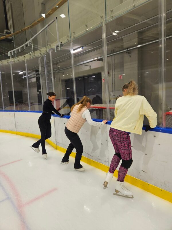 Čiuožimo treniruotės Kaune – atrask ledo magiją!