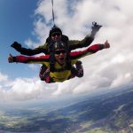 Šuolis dviviečiu parašiutu su instruktoriumi