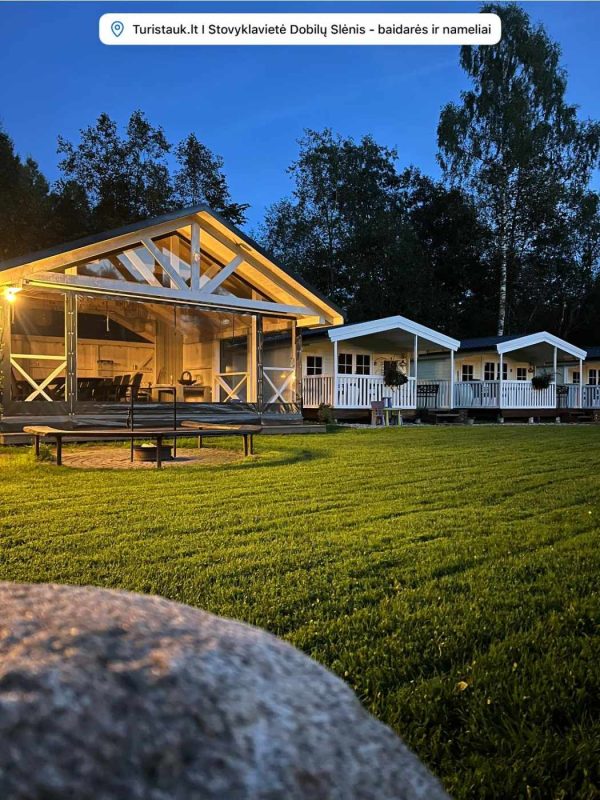 TURISTAUK.LT / Stovyklavietė Dobilų Slėnis: baidarės ir nameliai prie Jūros upės