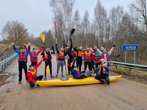 Baidarių nuoma Akmena / pavasarinis plaukimas su TURISTAUK.LT baidarėmis