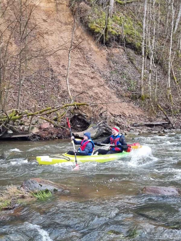 Baidarių nuoma Akmena / pavasarinis plaukimas su TURISTAUK.LT baidarėmis