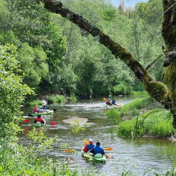 TURISTAUK.LT / Stovyklavietė Dobilų Slėnis: baidarės ir nameliai prie Jūros upės
