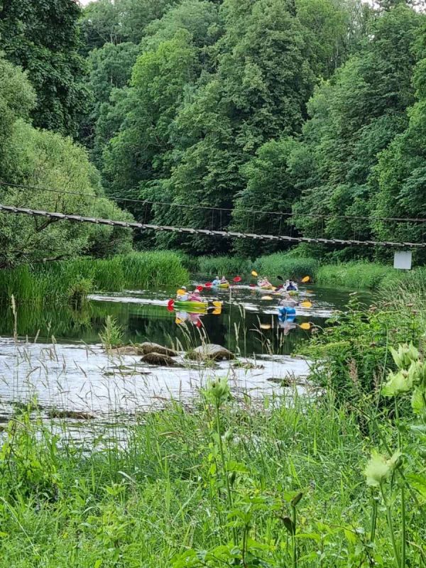 TURISTAUK.LT / Stovyklavietė Dobilų Slėnis: baidarės ir nameliai prie Jūros upės