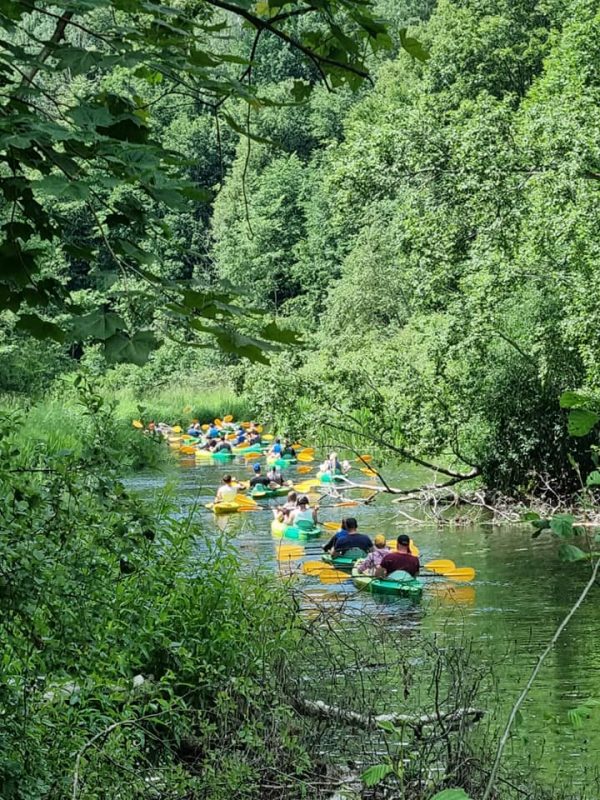 TURISTAUK.LT / Stovyklavietė Dobilų Slėnis: baidarės ir nameliai prie Jūros upės