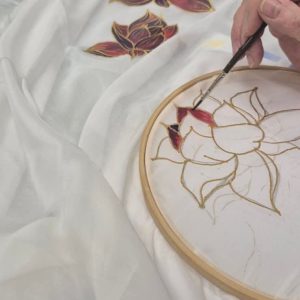 TAPYBOS ANT ŠILKO DIRBTUVĖS