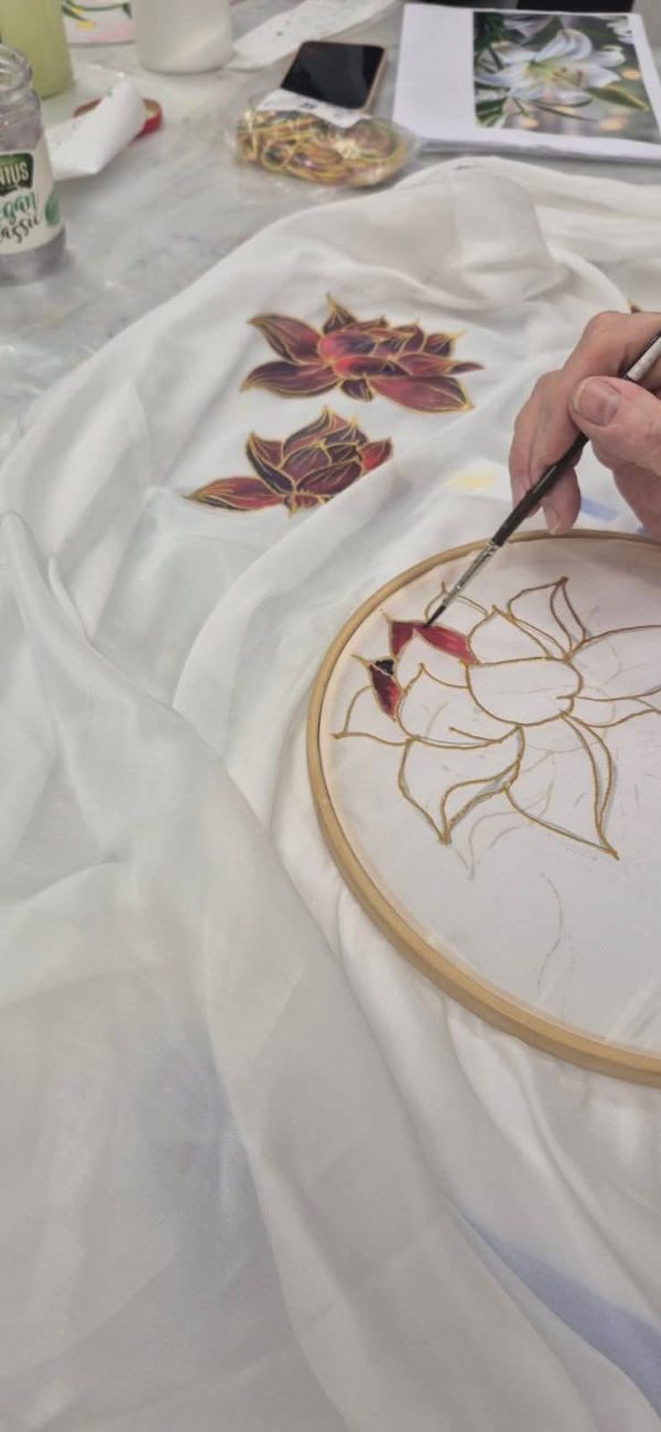 TAPYBOS ANT ŠILKO DIRBTUVĖS